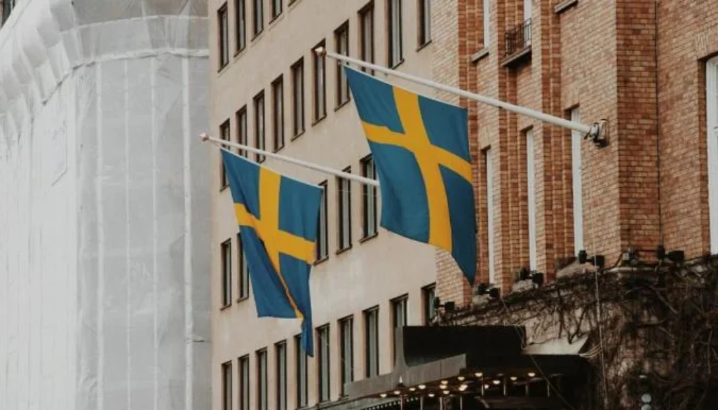 Riksbank urges lawmakers to authorize digital krona as stablecoins gain ground