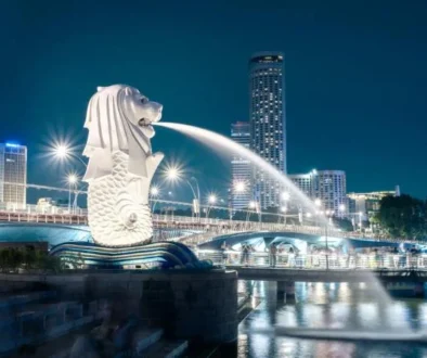 Standard Chartered launches institutional digital-asset custody in Singapore.